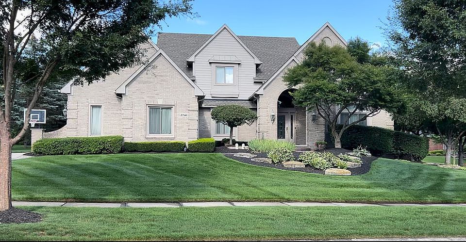 1st image of 23546 Broadmoor Park Ln