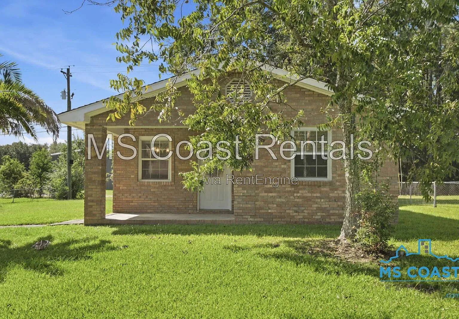 3 bed, 2.0 bath, 1279 sqft, $1,549 — Photo 1