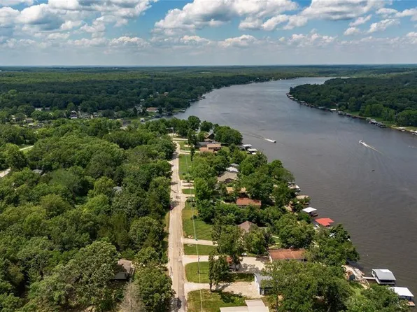 1987 Lakeshore Dr, Cuba, MO 65453