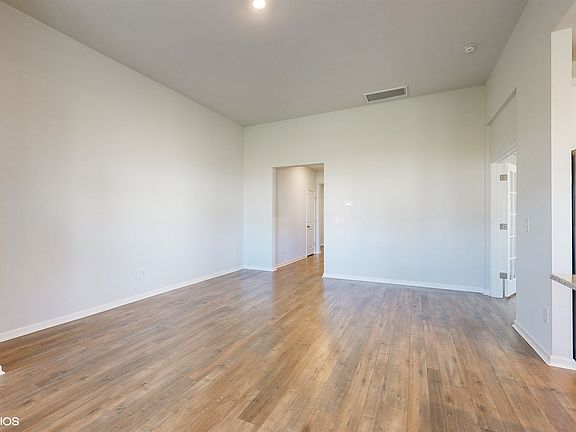 5th image of 163 Barwick Dr NW