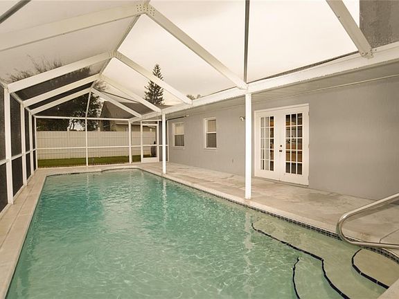 4th image of 335 Sterling Dr