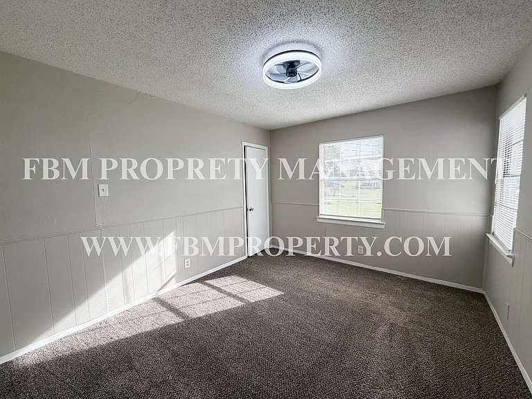136 Highland Dr — Photo 12
