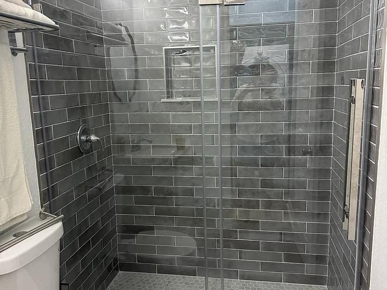 242 Mill Point Dr #A — Photo 8