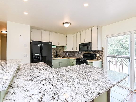 2nd image of 2211 W Warwick Dr