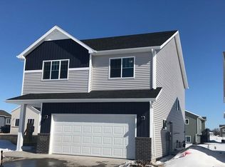 2727 Westwood St W, West Fargo, ND 58078