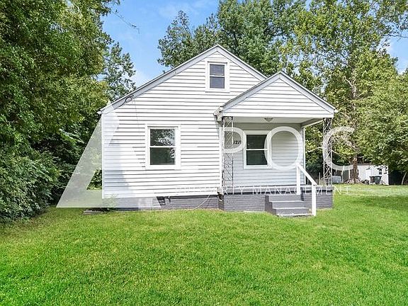 2nd image of 1219 Valley View St