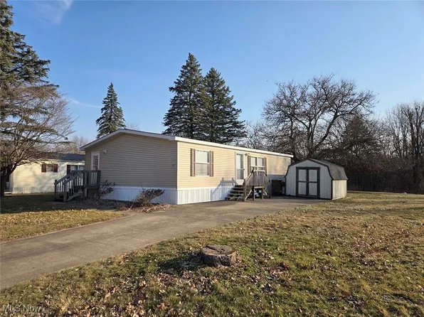 51 Thomas Blvd NW, Massillon, OH 44647