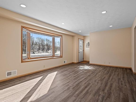 4th image of 1440 Henry Ave
