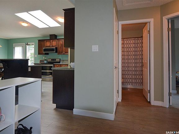 4th image of 520 Assiniboia AVENUE