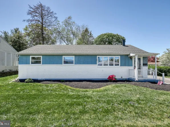 3 Woodmere Dr, Camp Hill, PA 17011