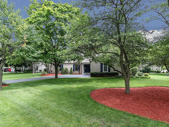 3rd image of 855 S Willow Walk Dr
