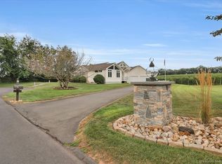 110 Moore Hill Dr, Southington, CT 06489