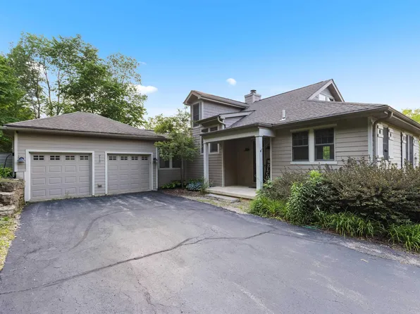 33 Sugarcreek Trl, Galena, IL 61036