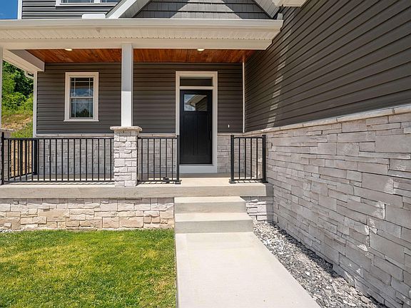 2nd image of 209 Farm Brook Ln