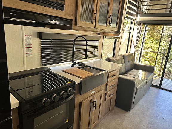 2nd image of 1776 Old Topanga Canyon Rd