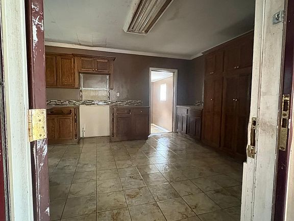 5th image of 209 Robitaille Rd