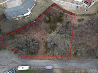 SE Ravenwood Ct, Bartlesville, OK 74006