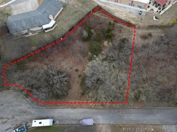 SE Ravenwood Ct, Bartlesville, OK 74006