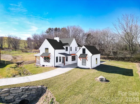 184 Mavrick Dr, Mills River, NC 28759