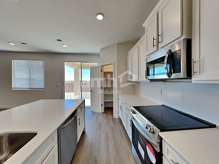 6312 W Calle Bilboa — Photo 3