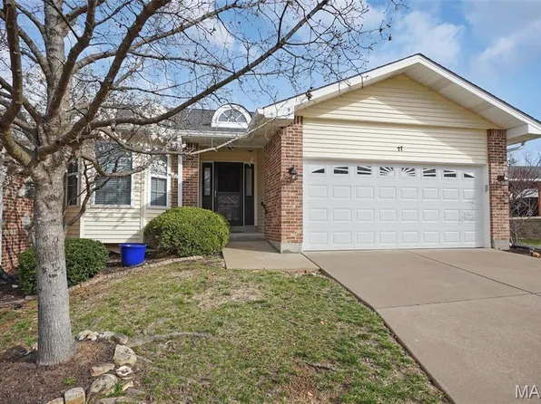 27 Rue De Paix Lake, Lake Saint Louis, MO 63367