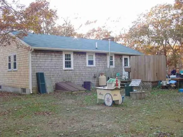 8 Arbutus Way, Edgartown, MA 02539