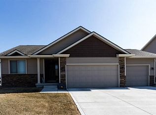 2405 SE Stone Prairie Dr, Waukee, IA 50263