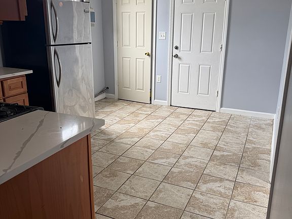 4th image of 131 Ridgewood Ave