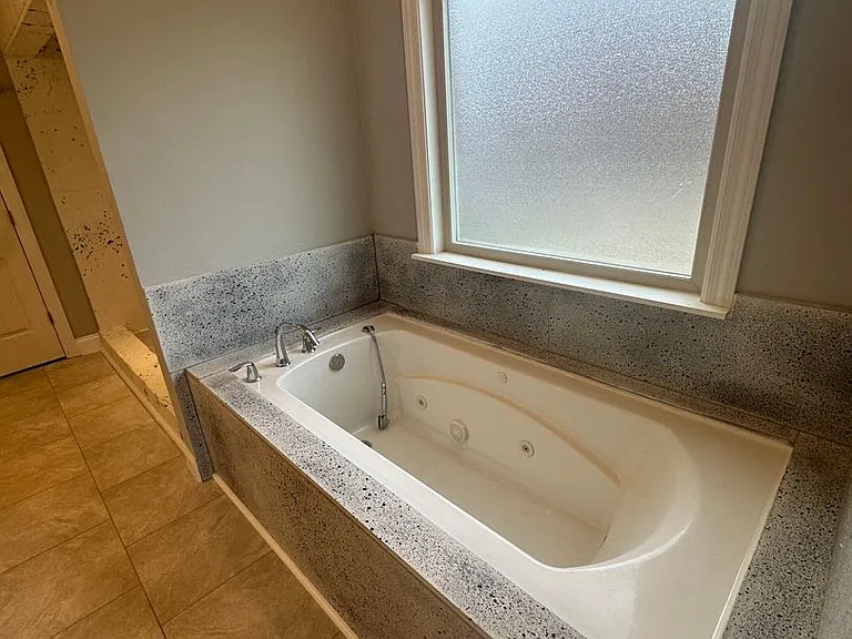 514 Sapphire Dr — Photo 21