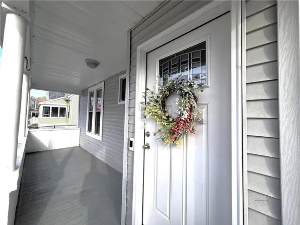 61 Collins St, Woonsocket, RI 02895
