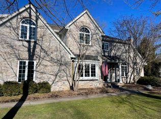 110 Mercer Dr SE, Grand Rapids, MI 49506
