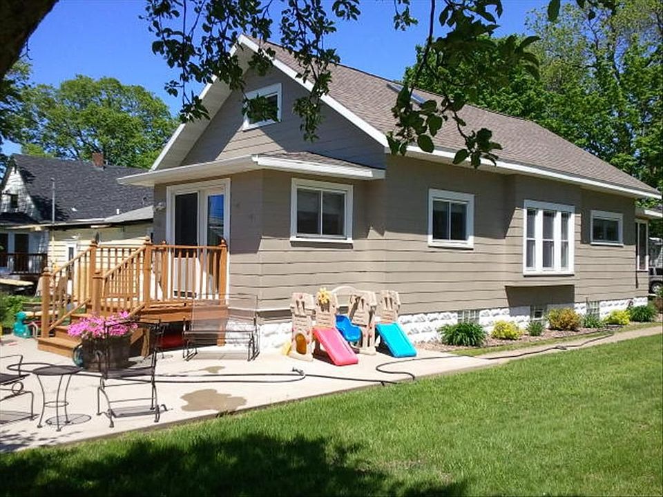 2nd image of 2309 Wood St