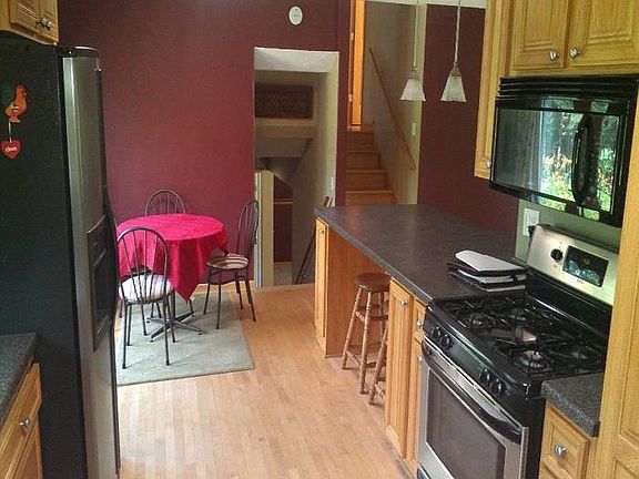 Kitchen & Dining Area