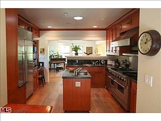 5th image of 2381 Canyon Dr