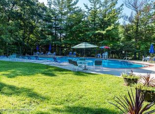 3 Arrowsmith Ct, Matawan, NJ 07747