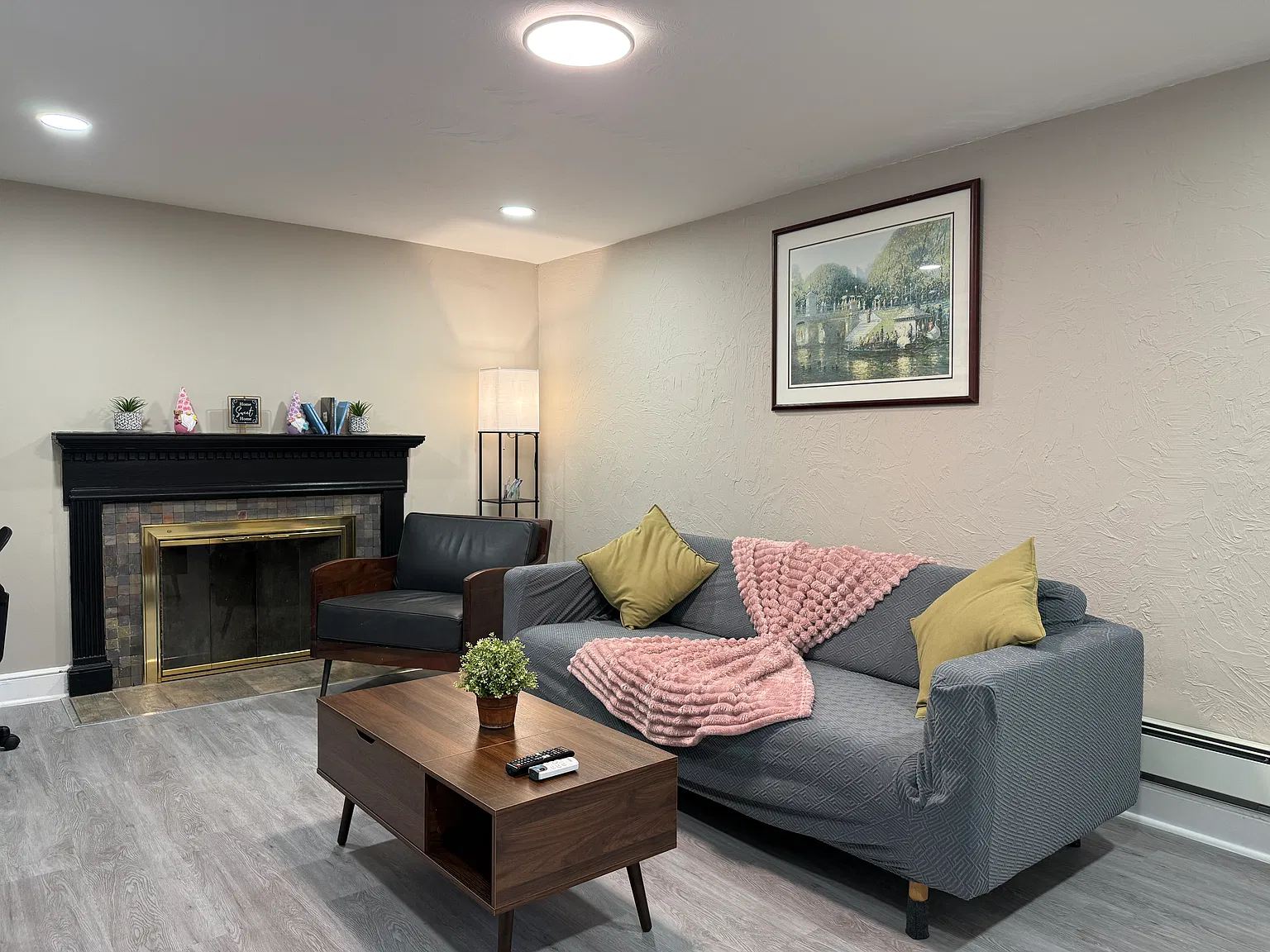 2 bed, 1000 sqft, $3,200 — Photo 2