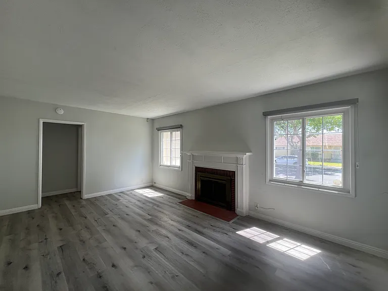 1115 S El Molino St — Photo 23
