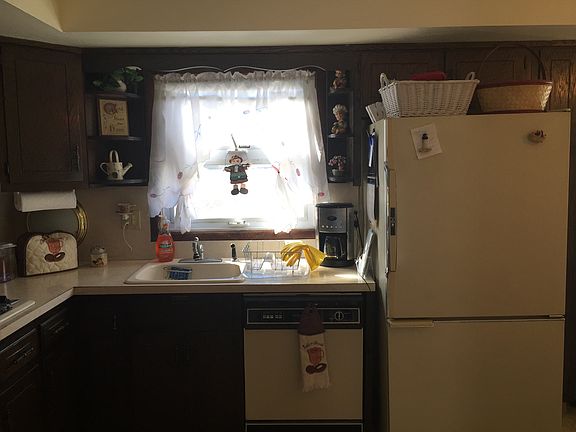 3rd image of 422 Pompey Ave