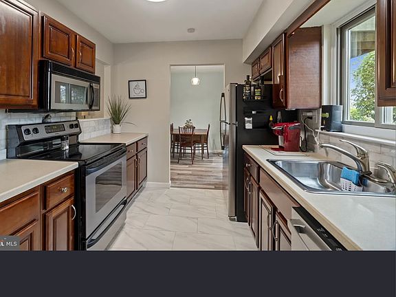 2nd image of 4702 Chelsea Ct