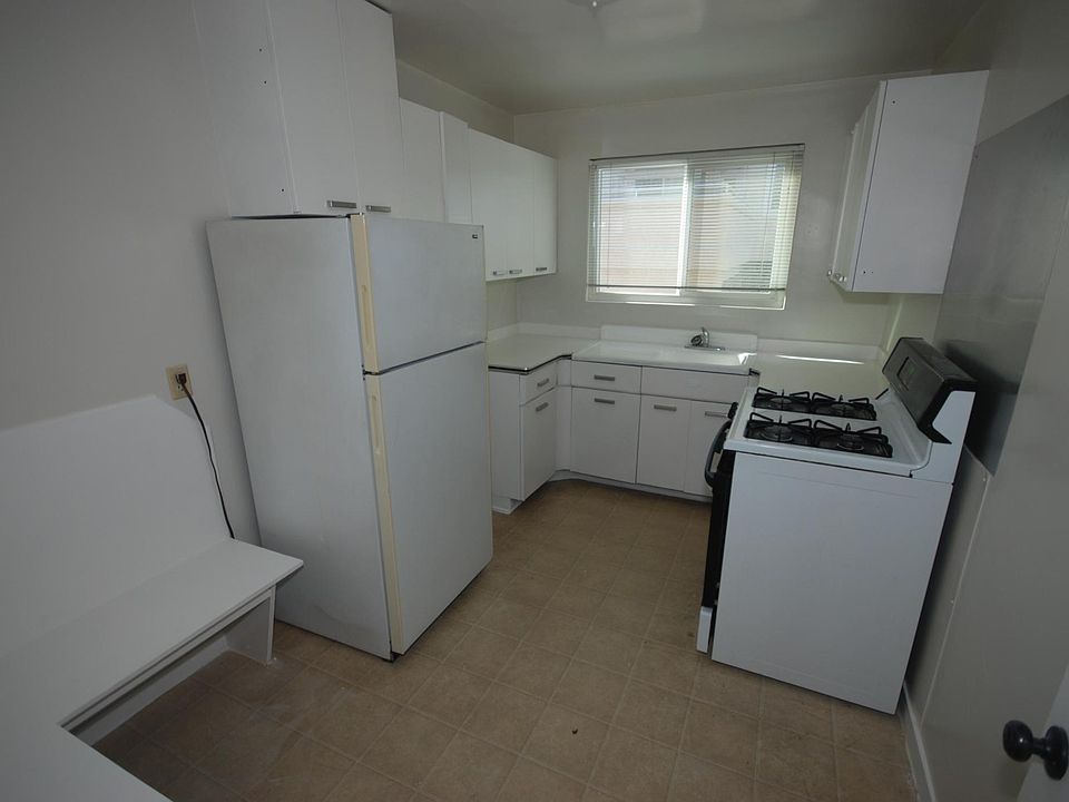 1st image of 221 N El Camino Real APT B