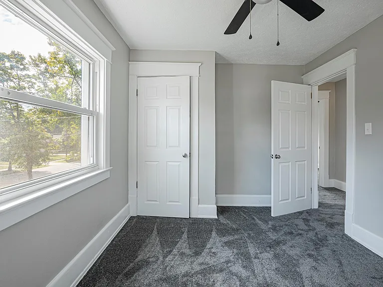 486 Sumatra Ave — Photo 23