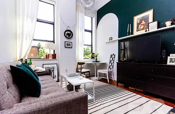 Rented by EXR | media 38