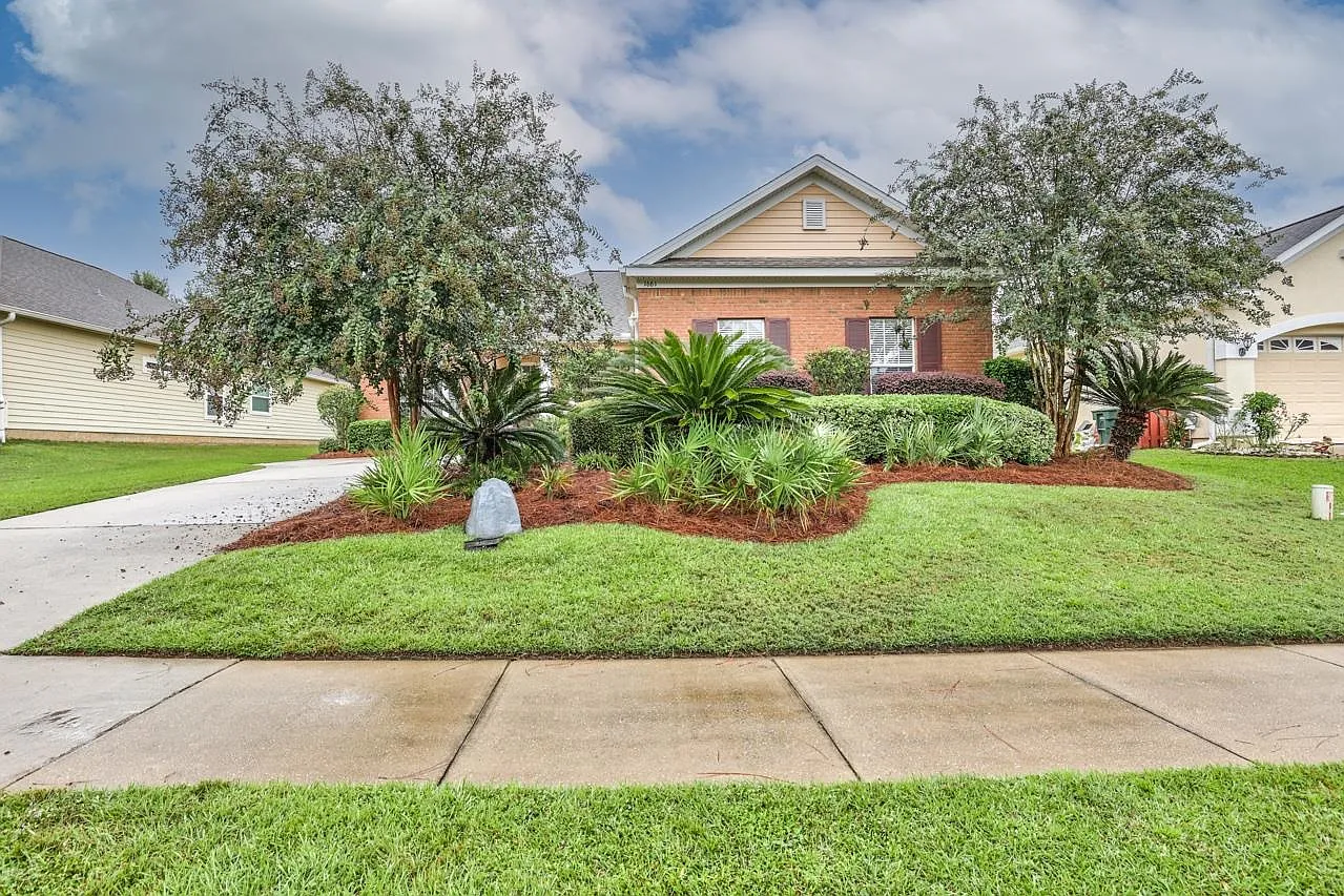 4 bed, 1898 sqft, $2,550 — Photo 1