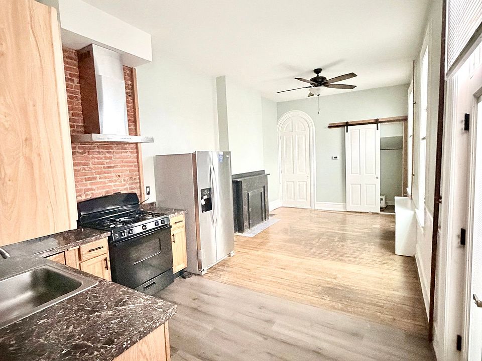 1st image of 205 E King St APT 1