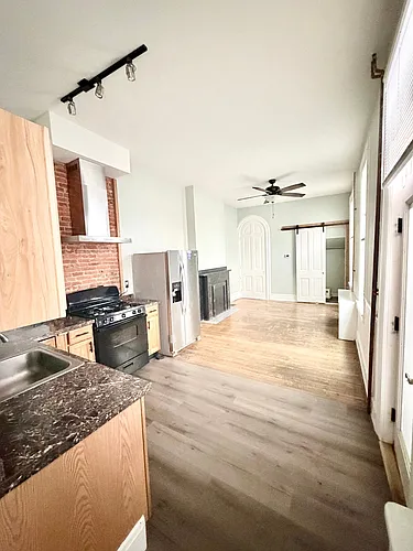 205 E King St #1 Photo 1