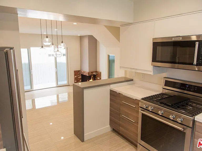 508 N Kings Rd #2 — Photo 3