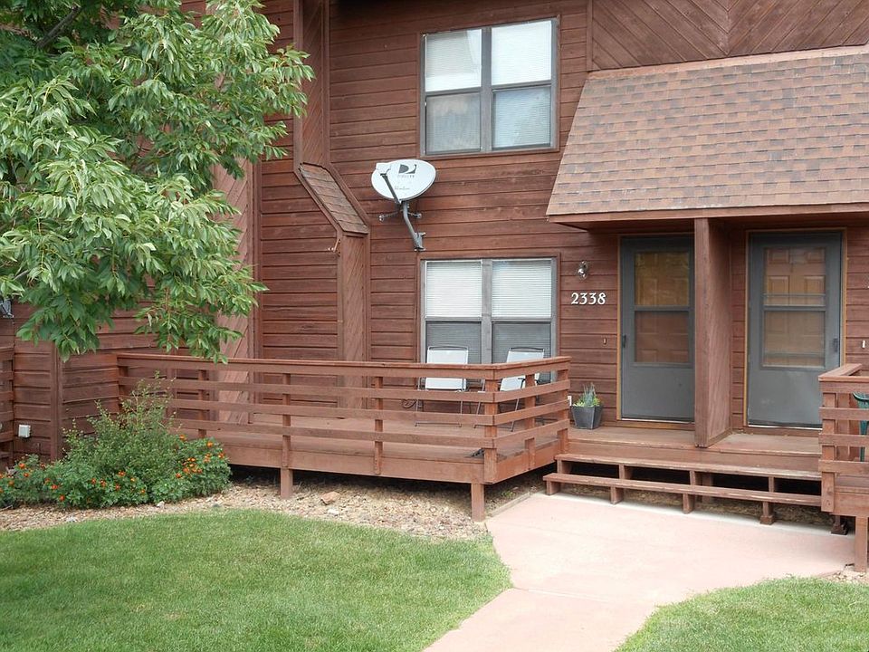 Entry with front deck