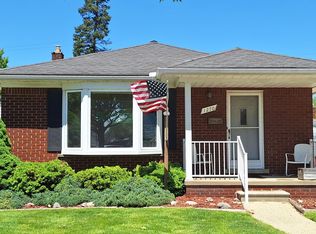 1270 Vinewood St, Wyandotte, MI 48192