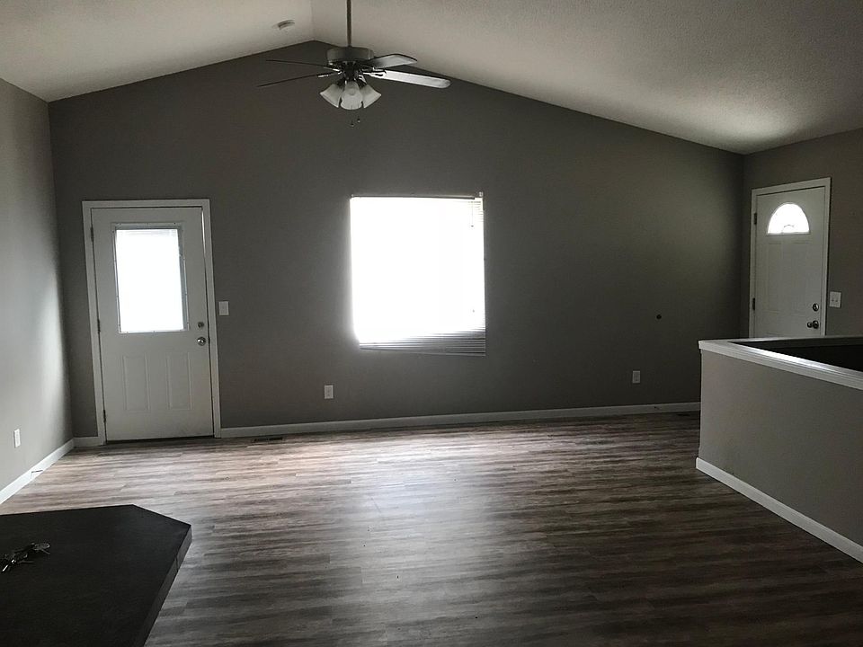 2nd image of 6914 W Frazier Ln