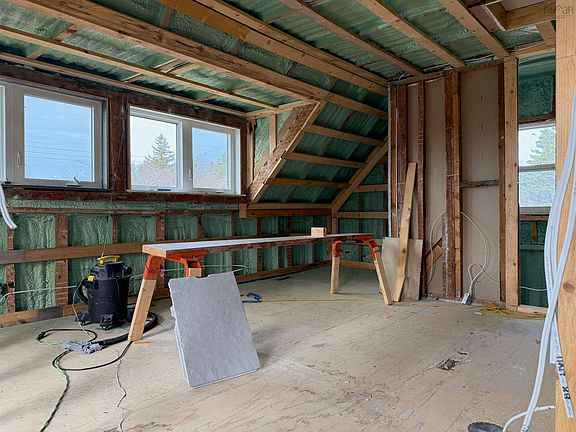 5th image of 1012 Maza Rd